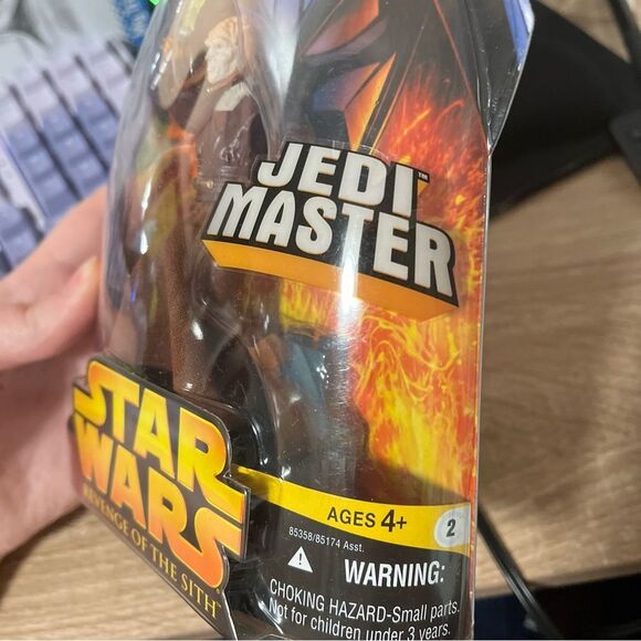 Star Wars NEW Revenge of the Sith Jedi Master Action Figure - Picture 3 of 6